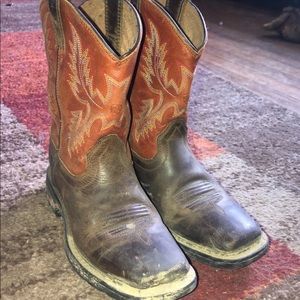 Boys Ariat cowboy boots